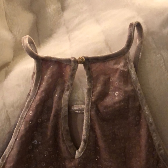 Beautiful pink glittery super soft tank top - Picture 3 of 4